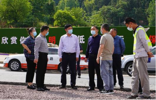 六安市公路管理處黨委書記、主任楊廣來一行蒞臨指導(dǎo)我司項(xiàng)目